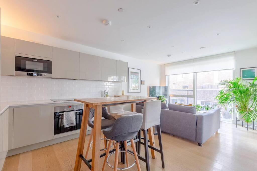 Superb 1 Bedroom Apartment 3Mins From Tube Station London Luaran gambar