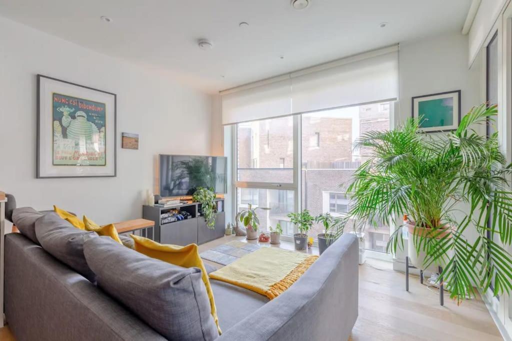 Superb 1 Bedroom Apartment 3Mins From Tube Station London Luaran gambar